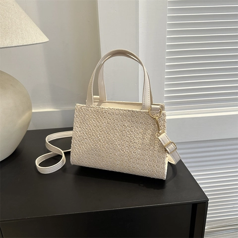 Women Straw Woven Shoulder Bag Summer Beach Vacation Small Square Handbag With Adjustable Strap Crossbody Underarm Bag