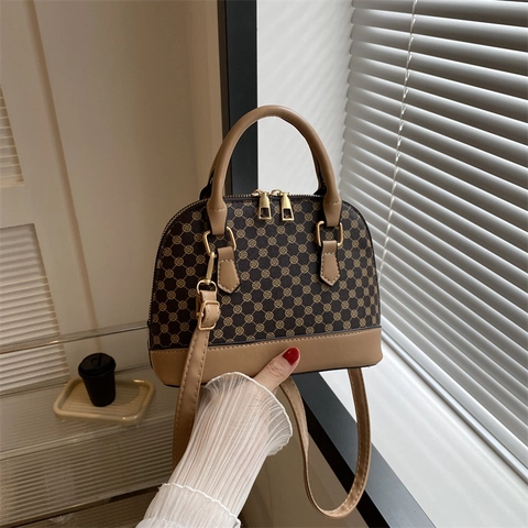 Sac Coquille Monogramme Vintage pour Femmes Luxe en Cuir PU Sac à Main Retro Motif Géométrique Sac Bandoulière Avec Double Fermeture Éclair