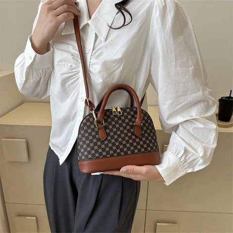 Sac Coquille Monogramme Vintage pour Femmes Luxe en Cuir PU Sac à Main Retro Motif Géométrique Sac Bandoulière Avec Double Fermeture Éclair