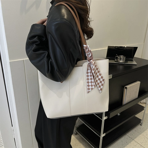 Damen Mode PU Leder Tote Tasche Große Kapazität Schal Dekor Pendler Büro Umhängetasche Einfache Elegante Handtasche Für Den Alltag