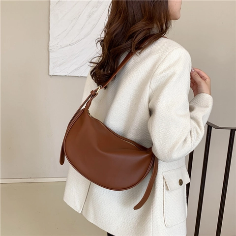Bolso de Hombro de Media Luna de Cuero PU Retro para Mujer Bolso Minimalista para Axila Bolso Bandolera Informal Color Sólido Bolso Hobo