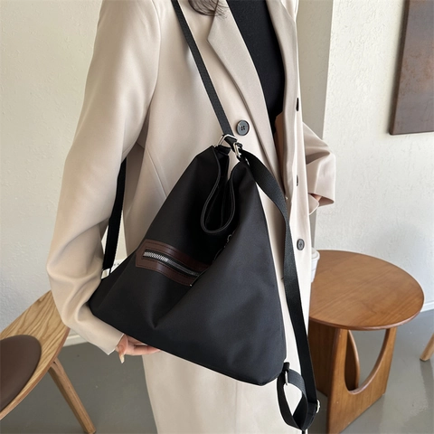Damen Große Kapazität Segeltuch Tote Bag Casual Schultertasche Mit Kontrast-Reißverschluss Affe Plüsch Anhänger Straßenmode Handtasche