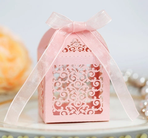 Laserschnitt Papier Hochzeit Favor Süßigkeiten Schachteln Mit Bändern Europäischer Stil Hohl Schokolade Geschenkbox Party Dekoration