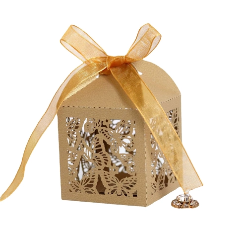 European Laser Cut Butterfly Hollow Candy Box Pearlescent Paper Gift Boxes With Ribbon For Wedding Party Favor Decoration