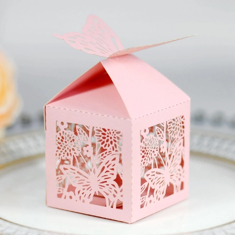 Lasergeschnittene Schmetterling Hochzeit Süßigkeiten Box Hohl Floral Papier Geschenkbox Für Schokolade Engagement Party Dekor