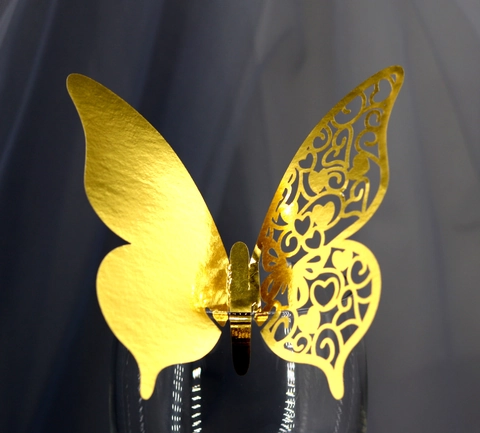 Laser Cut Butterfly Wine Glass Place Cards For Wedding Banquet Party Decoration Hollow Pearlescent Paper Cup Ornament