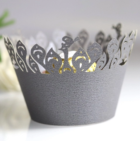 Hohl Laserschnitt Pfauenfeder Cupcake-Manschetten Perlmuttpapier Dekoration Für Hochzeit Geburtstag Jubiläum Bankett Partys
