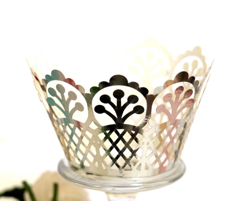 Laser Geschnitten Hohl Cupcake Hülle Krone Blume Muster Perlmuttpapier Kuchen Dekor Für Hochzeit Geburtstag Party Schreibtisch Ornament