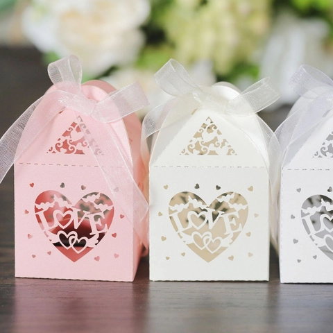 Elegant Laser Cut Heart LOVE Wedding Favor Boxes With Organza Ribbon Pearlescent Paper Candy Chocolate Gift Bags For Romantic Party Bridal Shower