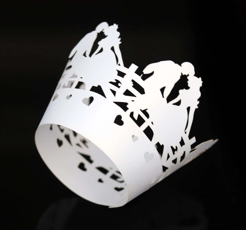 Involucri per Cupcake Silhouette di Coppia Tagliati al Laser Cuore Svuotato in Carta Perlata per Decorazione Feste Matrimoni