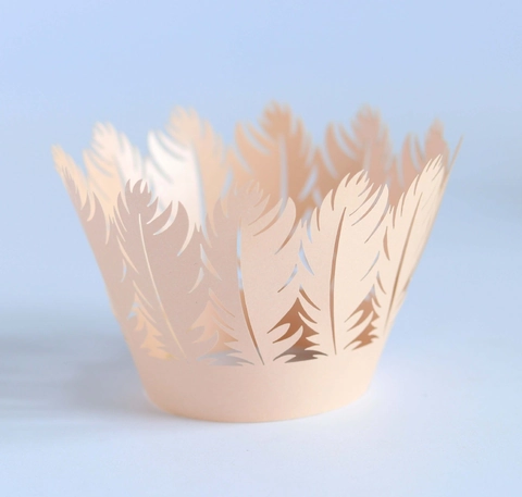 Laser Geschnitten Feder Papier Cupcake-Wrapper Hohl Kuchen Dekoration Für Hochzeit Geburtstag Party Backen Tisch Ornament