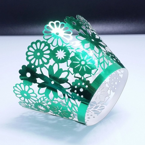 Elegante Laser Geschnitten Blume Cupcake-Hülle Für Hochzeit Party Dekorative Perlpapier Spiegeleffekt Kuchen Rand