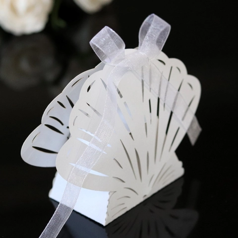 Laser Cut Shell Shape Wedding Favor Candy Box With Ribbon Pearlescent Paper Hollow Out Gift Box For Party Decorations
