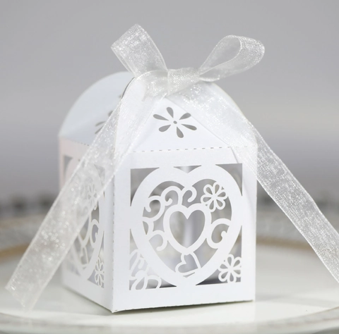 Lasergeschnitten Herz Süßigkeitenbox Schleife Hochzeit Geschenkbox Romantisch Party Gastgeschenk Perlmuttpapier Schokolade Verpackung