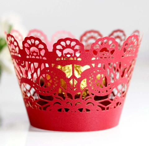 Laser Geschnitten Blumen Spitze Cupcake-Manschetten Perlmuttpapier Hohl Kuchen Dekoration Für Hochzeit Geburtstag Party