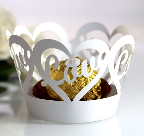 Lasergeschnitten Herz Liebe Cupcake-Manschetten Hohle Karton Kuchenverpackungen Für Hochzeit Geburtstag Jubiläum Party Nachtisch Tisch Dekoration