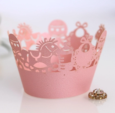 Laser Geschnitten Baby Kutsche Cupcake Förmchen Hohl Perlmuttpapier Muffin Tasse Dekorative Liner Für Baby Shower Geburtstag
