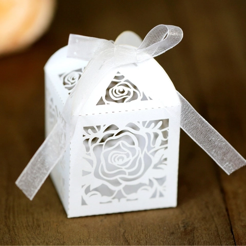 Romantic Laser Hollowed Rose Paper Gift Box For Wedding Valentine's Day Chocolate Candy Packaging With Ribbon Favors