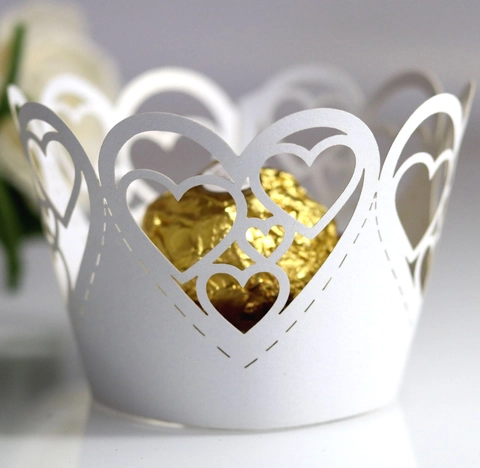 Hohl Herz Lasergeschnitten Papier Cupcake-Manschette Perlmutt Dessert Tasse Dekoration Für Hochzeit Valentinstag Geburtstag Party