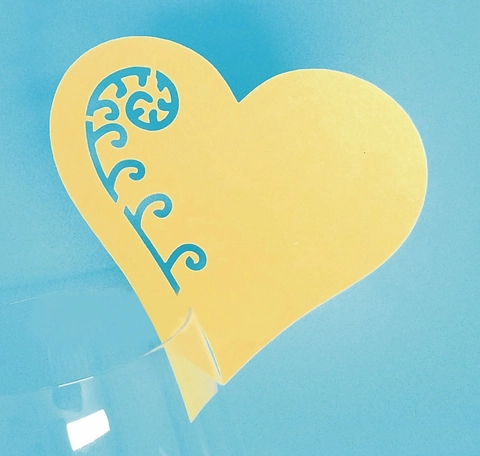 Segnaposto per Bicchiere da Vino a Forma di Cuore Taglio Laser Carta Perlata Traforata per Matrimonio Festa Compleanno