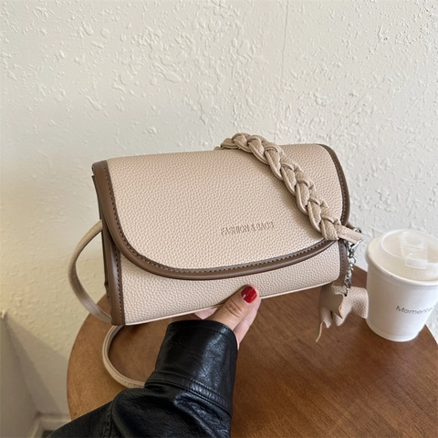 Retro Women PU Leather Crossbody Bag Fashion Contrast Edging Braided Wide Strap Small Square Shoulder Bag With Pendant