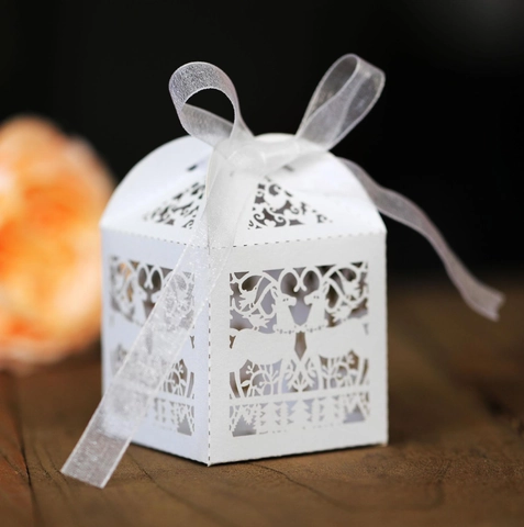 Scatola di Caramelle per Matrimonio Albero di Natale Renna Taglio Laser Carta Perlata Scatola Regalo Cava Con Nastro Festa Matrimonio