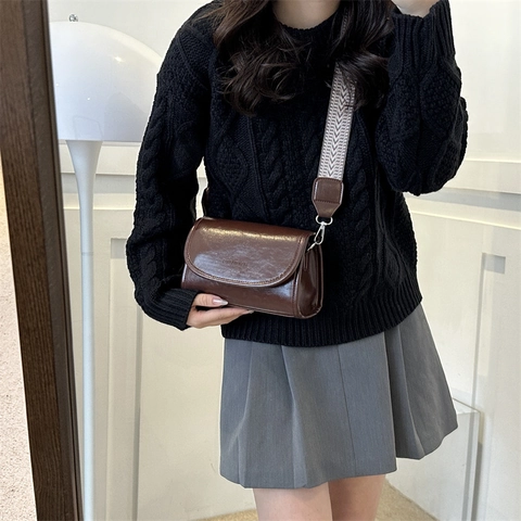 Vrouwen Retro Kleine Vierkante Schoudertas PU Leer Effen Kleur Crossbody Tas Met Geometrisch Patroon Brede Band Stedelijke Mode Handtas