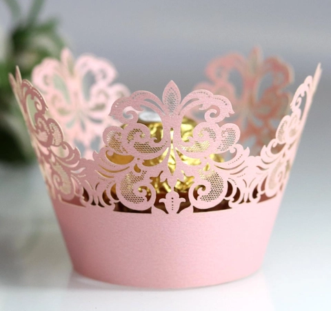 Laserschnitt Hohl Krone Cupcake-Hülle Perlpapier Spitze Dekoration Für Geburtstag Hochzeit Party Dessert Kuchen Deko