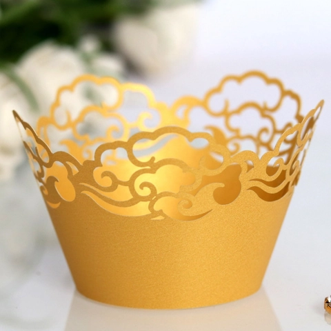Eleganti Involucri per Cupcake in Carta Perlata Tagliati al Laser Motivo a Nuvole Cavi Fodere Decorative per Torte Matrimonio