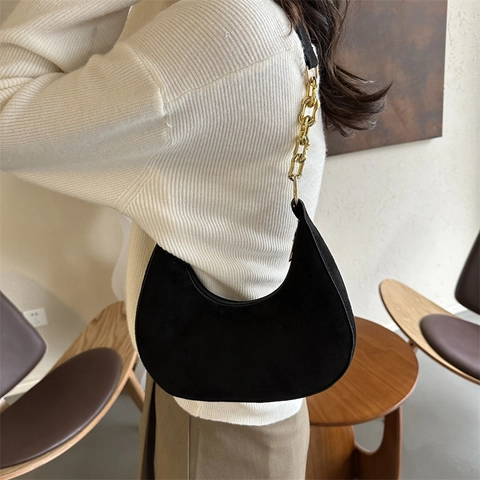 Elegante Bolso de Hombro Medialuna Terciopelo Color Sólido Con Cadena Dorada Minimalista Axila para Mujer Uso Diario