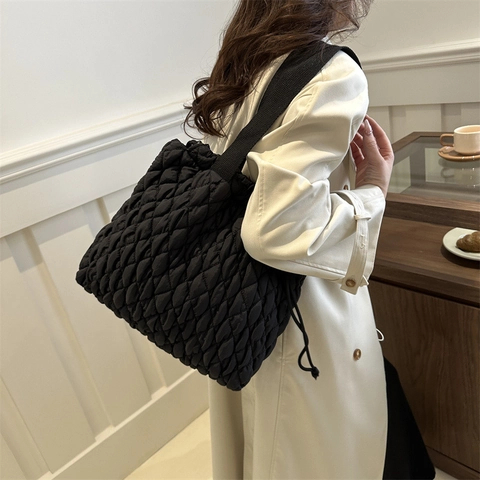 Women Casual Quilted Canvas Tote Bag Diamond Lattice Shoulder Bag Fashion Commute Handbag With Drawstring Closure Large Shopper Bag