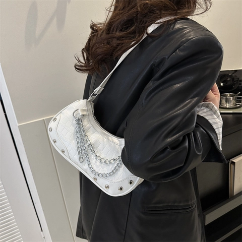Bolso de Hombro Media Luna de Cuero PU Estilo Francés con Patrón de Cocodrilo Cadena Remaches Decoración Vintage Minimalista Bolso de Axila Mujer