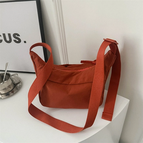 Borsa Tote in Nylon Minimalista da Donna Grande Capacità Impermeabile a Mezzaluna Borsa a Spalla Leggera Casual Tracolla per Pendolarismo