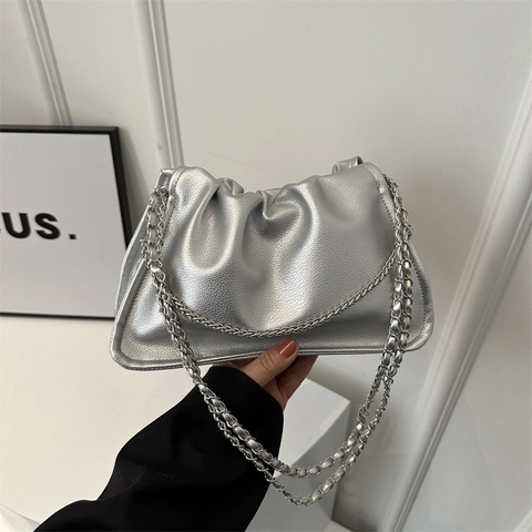 Damen Mode Plissierte Cloud Umhängetasche Minimalistische PU Leder Tasche Große Kapazität Kette Handtasche Urban Pendeln Tasche