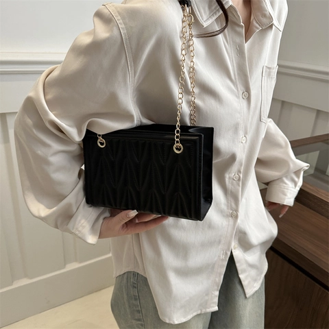 Minimalistische Gewatteerde PU Schoudertas Voor Dames Grote Capaciteit Ruit Stiksel Tote Handtas Met Ketting Casual Tas