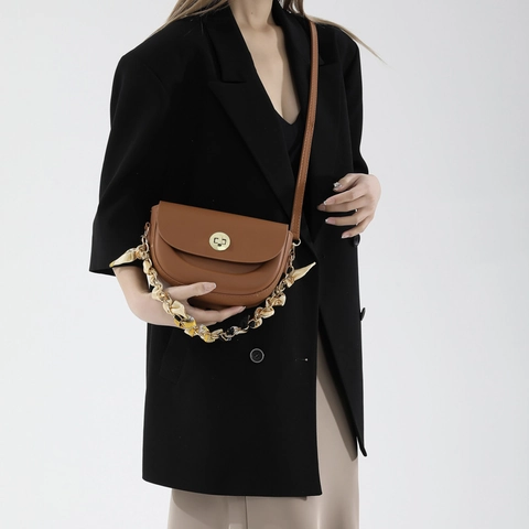 Sac Bandoulière Selle en Cuir PU pour Femmes Avec Poignée Foulard en Satin Fermoir Doré Simplicité Urbaine Sac à Main Quotidien