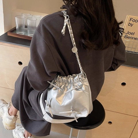 Damen Süß Schleife Eimertasche Große Kapazität Geraffte Kordelzug Umhängetasche Mit Kette Minimalistische Mode Crossbody Bag