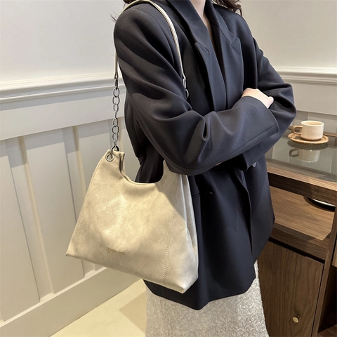 Bolso Tote de Cuero PU para Mujer de Moda Gran Capacidad Correa de Cadena Bolso de Hombro Color Sólido Simple Viaje Diario Axila