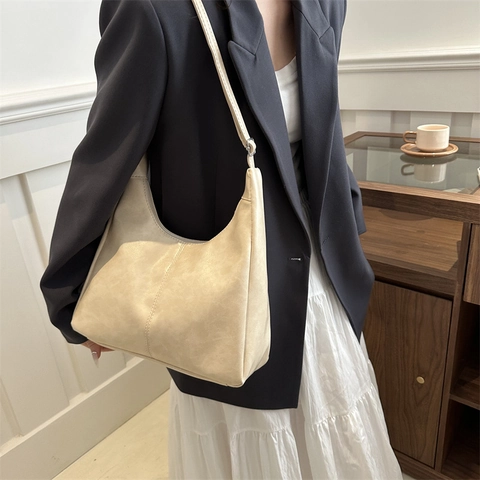 Women's Large Capacity Nylon Shoulder Tote Bag Retro Streetwear Style Fashionable Soft Texture Solid Color Hobo Handbag