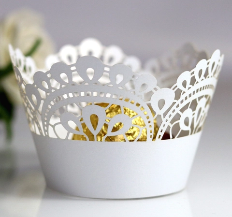 Laser Cut Hollow Peacock Lace Cupcake Wrappers Pearlescent Paper Decorative Cake Wraps For Wedding Birthday Party Favors