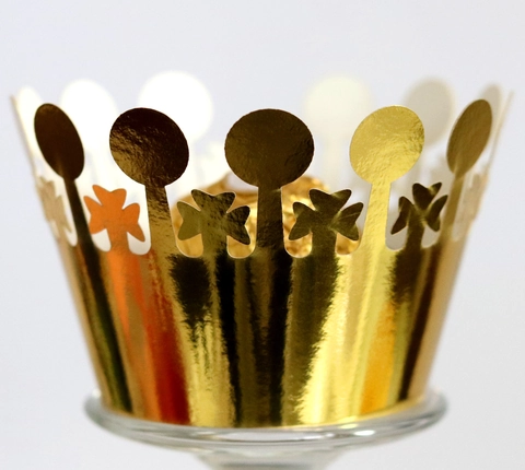 Elegant Crown Laser Cut Cupcake Wrappers Pearlescent Paper Hollow Cake Liners For Wedding Birthday Party Table Decoration