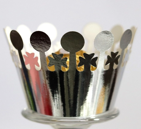 Elegant Crown Laser Cut Cupcake Wrappers Pearlescent Paper Hollow Cake Liners For Wedding Birthday Party Table Decoration