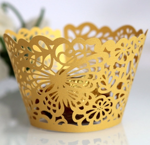 Involucro per Cupcake Intagliato a Laser con Fiori e Farfalle Elegante Carta Perlata Decorazione per Bordi Torta per Matrimoni Feste di Compleanno