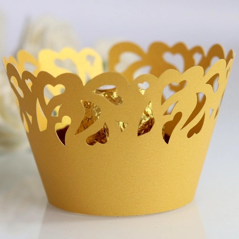 Perlglanz Pappe Lasergeschnitten Herz Cupcake-Manschetten Hohl Spitze Kuchen Deko Für Hochzeit Geburtstag Valentinstag Party Dekorative Cupcake Futter