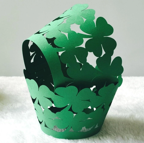 Lasergeschnitten Kleeblatt Cupcake Manschetten Perlpapier Kuchen Dekoration Für Hochzeit Geburtstag Party St Patrick's Day
