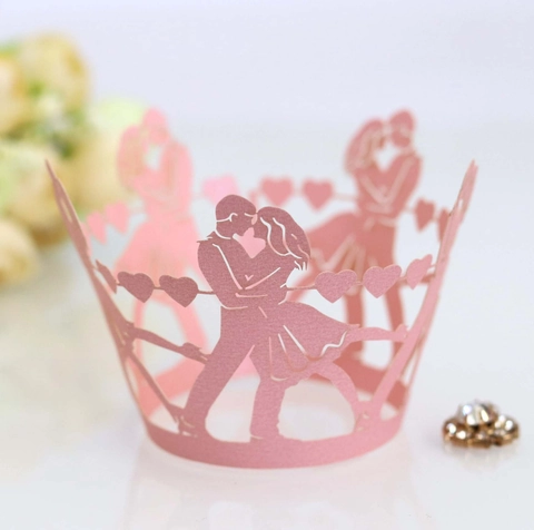 Romantic Kissing Couple Heart Laser Cut Cupcake Wrappers Pearlescent Paper Decorative Cake Liners For Wedding Valentine Party