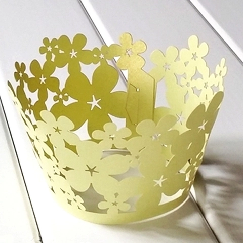 Caissettes à Cupcake Découpe Laser Motif Floral Étoile Creux Papier Nacré Bordure de Gâteau pour Mariage Anniversaire Fête Décoration de Table