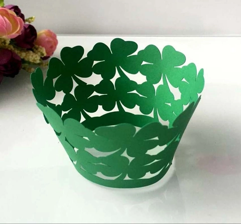 Découpé au Laser Trèfle à Quatre Feuilles Enveloppe Cupcake Carton Évidé Décoration Gâteau Pour Mariage Anniversaire Fête