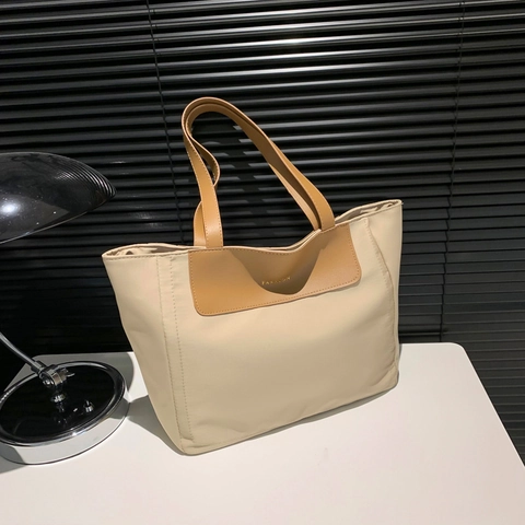 Women Minimalist Nylon Tote Bag Large Capacity PU Patchwork Shoulder Bag For College Commuter Fashion Solid Color Handbag