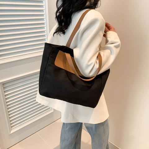 Women Minimalist Nylon Tote Bag Large Capacity PU Patchwork Shoulder Bag For College Commuter Fashion Solid Color Handbag